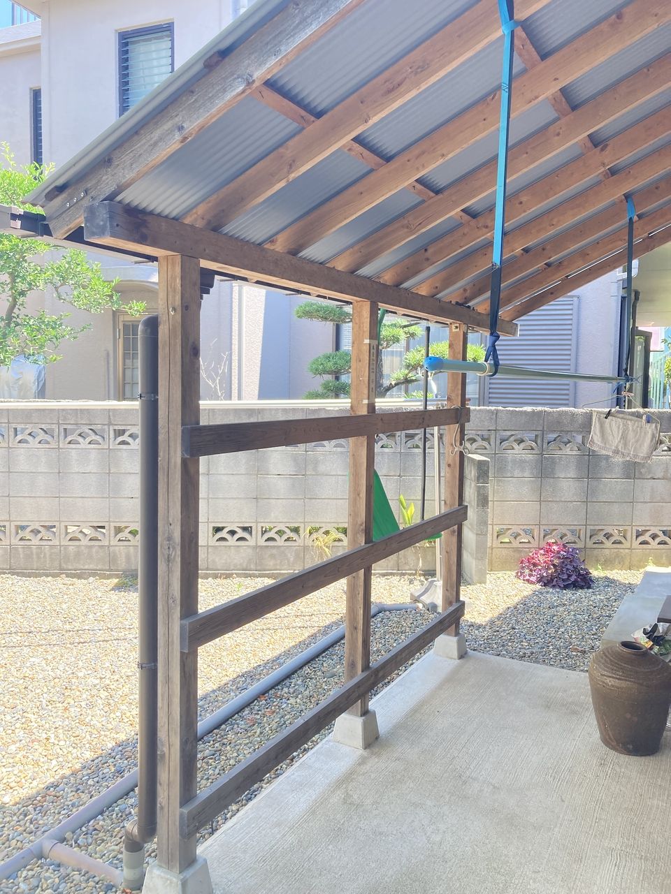 庭/北側 少しの雨なら濡れずに安心な空間です♪