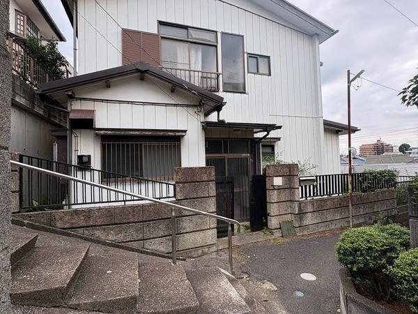 前面道路含む外観